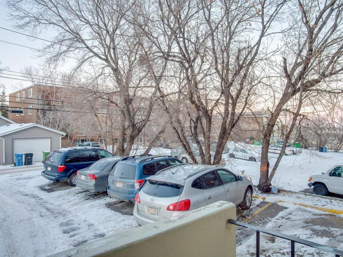 Gorgeous 2Br Condo W Parking Patio Coffee! Калгари Экстерьер фото